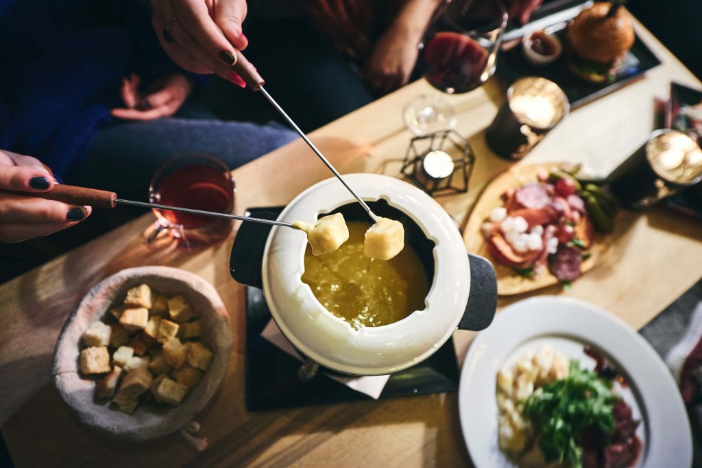 360 BAR - IGLOO GARDEN BUDAPEST steaming fondue
