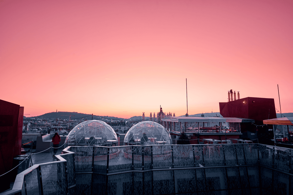 360 BAR - IGLOO GARDEN BUDAPEST sunset